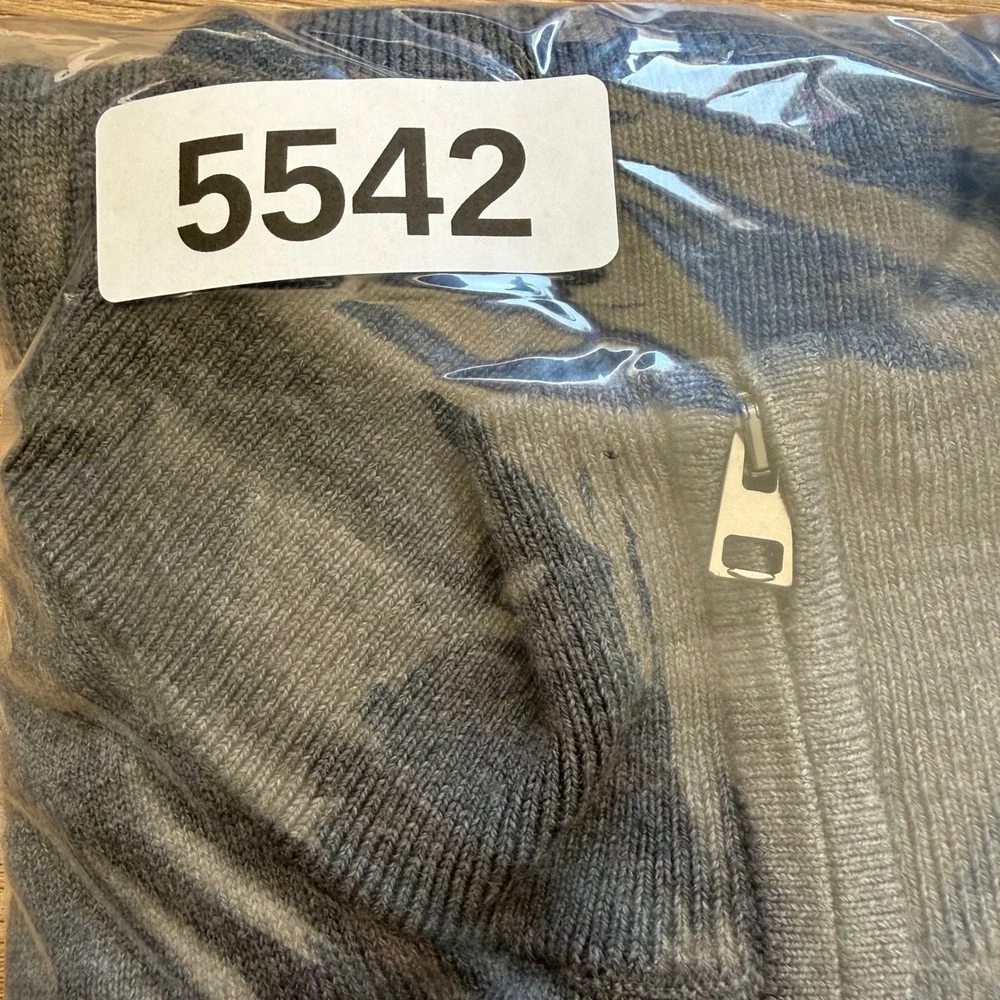 Banana Republic Sweater Men L Grey Merino Wool Quarter-Zip Mock Neck 795779-00-1